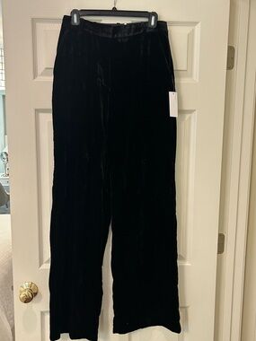 LBV Women’s Black Velvet Wide-Leg Pants